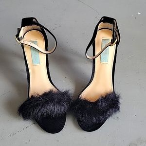 Betsy Johnson vintage heel shoes size 7.5 great condition